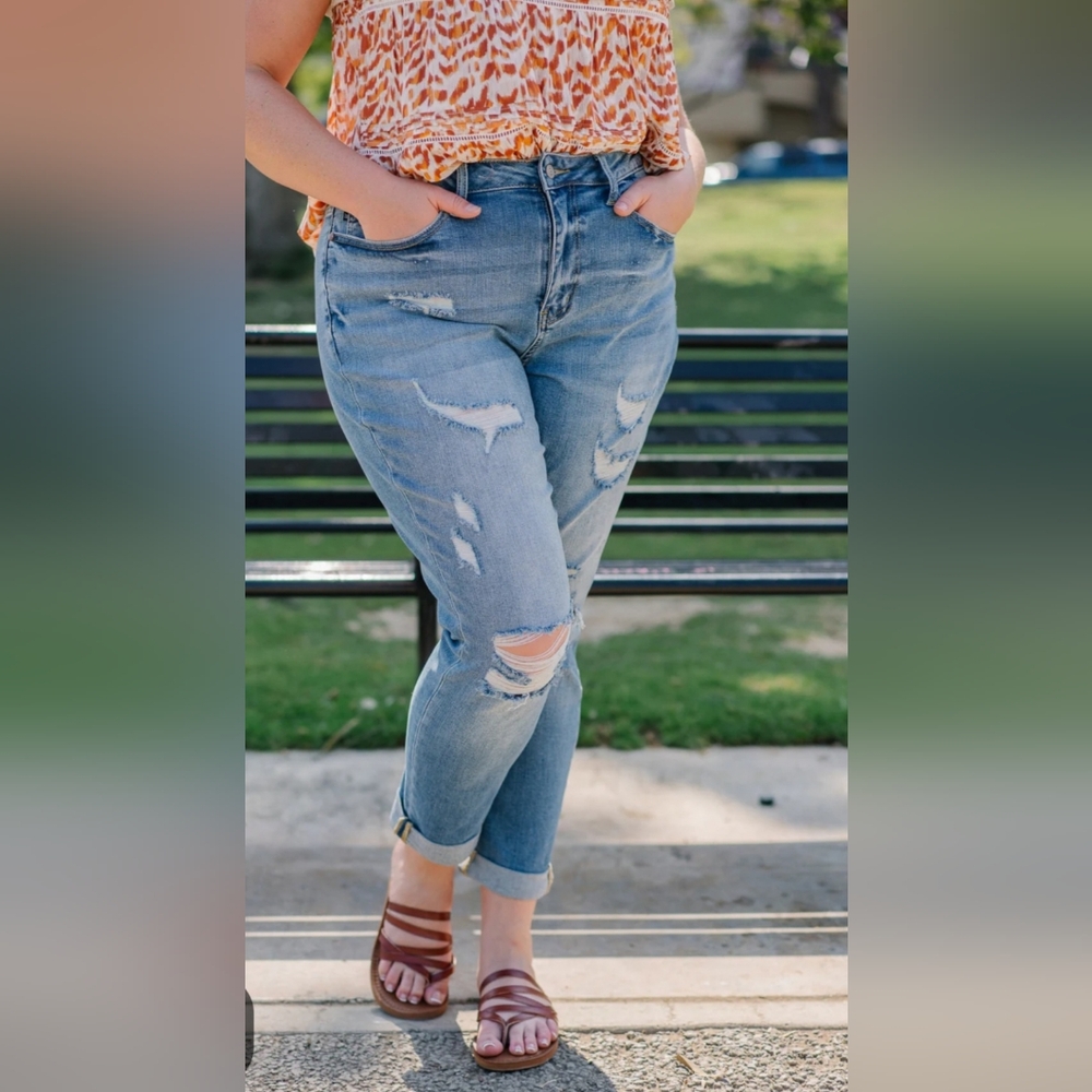 Judy Blue Distressed Boyfriend Jeans